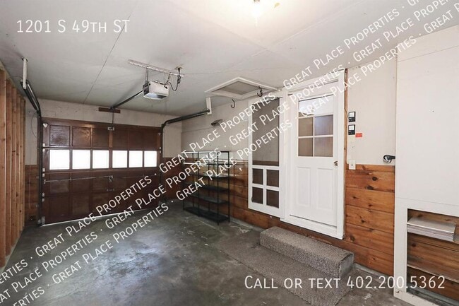 Building Photo - 1201 S 49th St