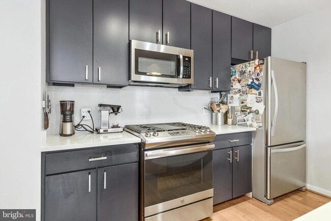 Building Photo - 1001 L St NW