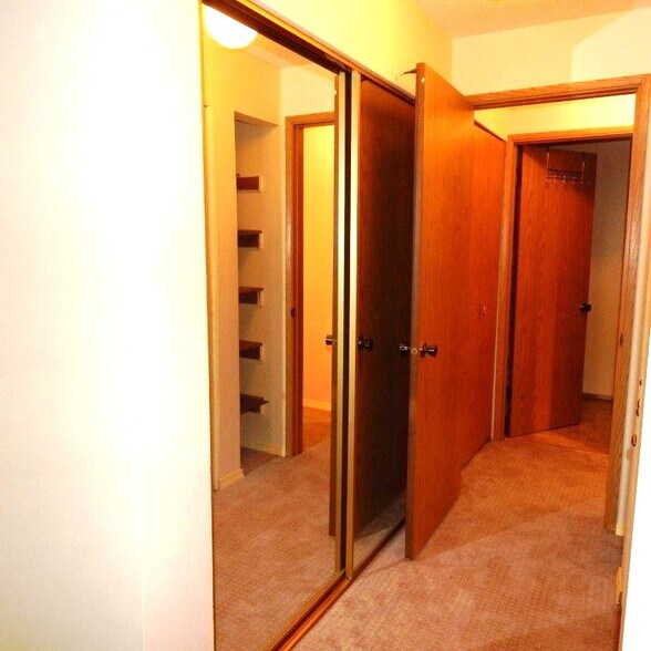mirrored closet - 13717 Linden Ave N