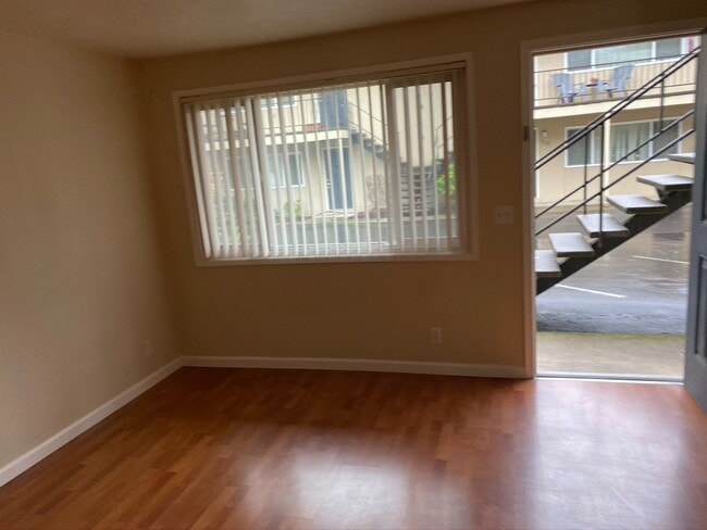 Building Photo - One bed one bath apartment near downtown