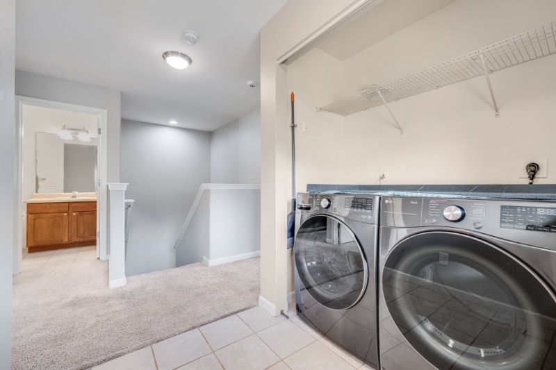 Building Photo - 83 Hoolaau St