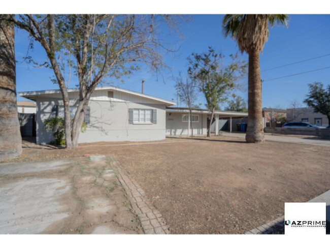 Building Photo - Charming 3/2 Phoenix House with Oversized ...