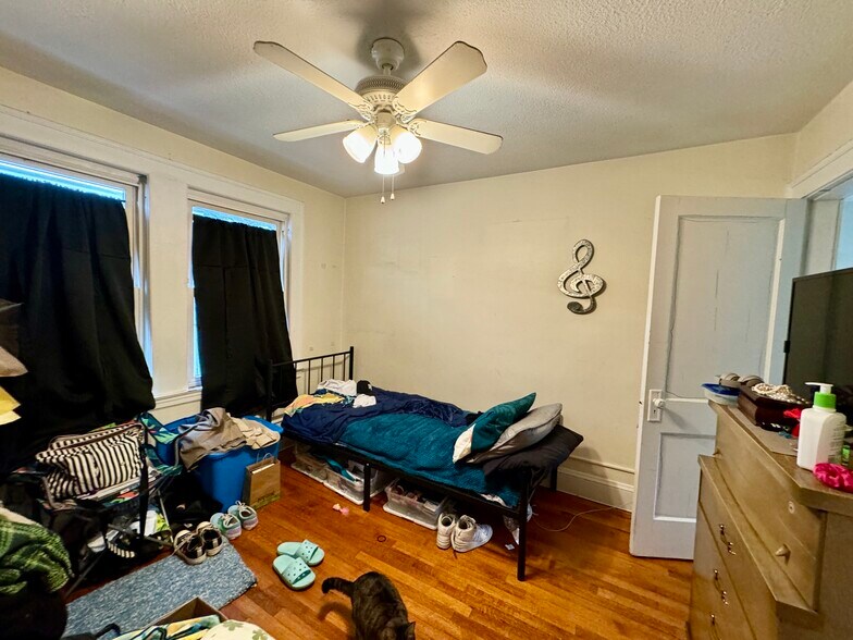 Building Photo - 58 Brock St