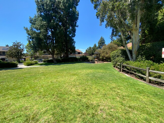 Building Photo - Beautiful Home w/SOLAR & Central A/C!