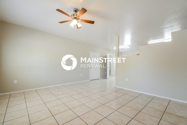 Building Photo - 3 Bedroom Pet-Friendly Home in Tucson, AZ with Main Street Renewal