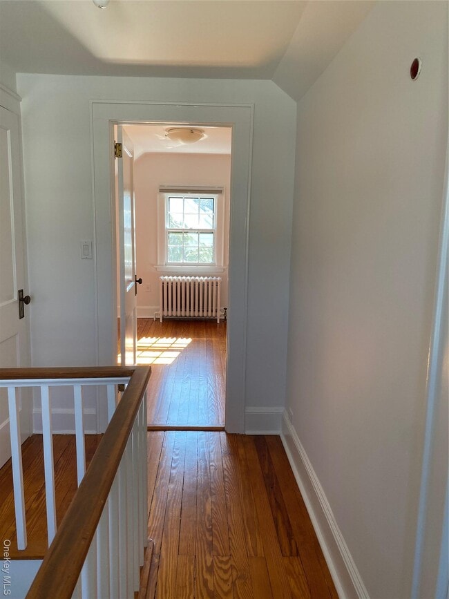 Building Photo - 34 Maplewood St