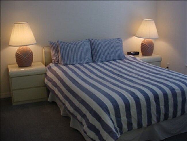 Building Photo - smoke house bay