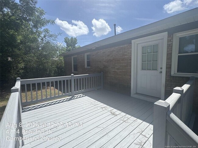 Building Photo - 4714 Beaufort Dr
