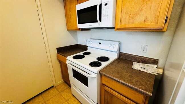 Building Photo - 45 Maleena Mesa St