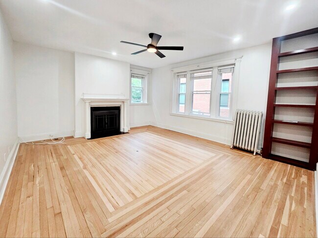 Building Photo - 1768 Beacon St