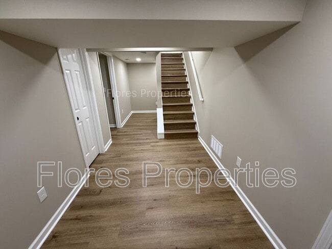 Building Photo - 1136 Pauline Ave