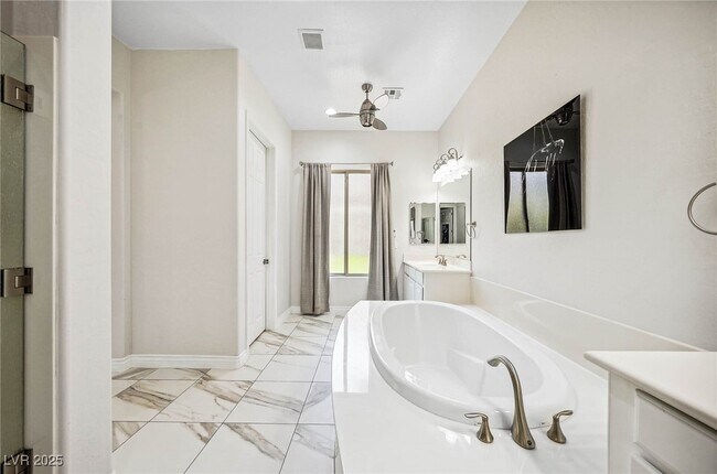 Building Photo - 47 Grand Masters Dr