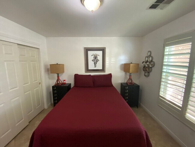 Building Photo - Gated Community of Grand Island in Seven Oaks 2 BD 2 BA Gorgeous House