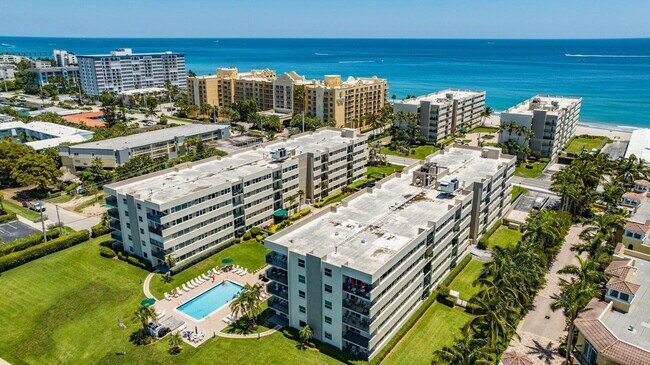 Building Photo - 1236 Hillsboro Mile