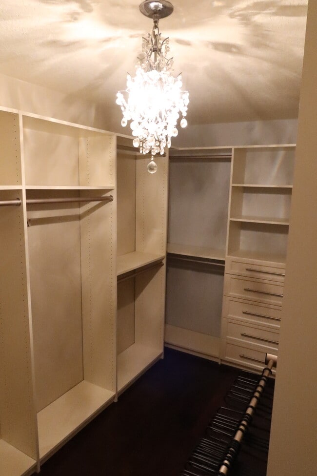 Building Photo - 14718 Fells Ln