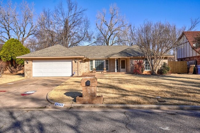 Primary Photo - 4 bed 3 bath home!