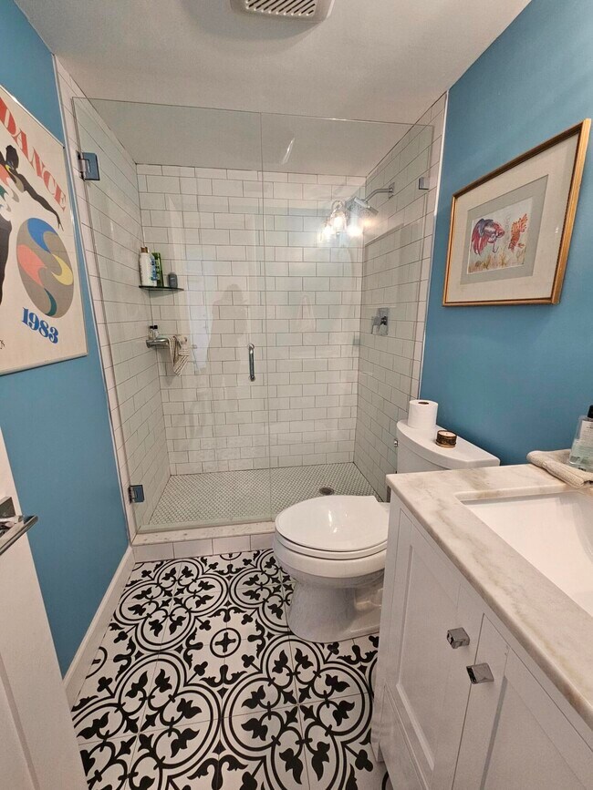 Building Photo - 5530 N Ocean Blvd