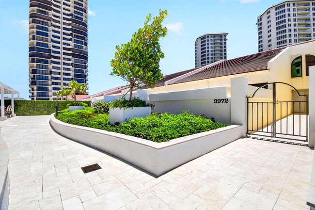 Building Photo - 4000 N Ocean Dr