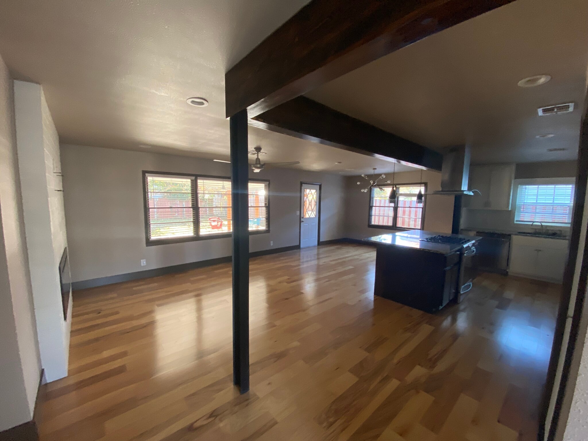 Building Photo - 4710 E 46th St