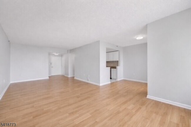 Building Photo - 100 Old Palisade Rd