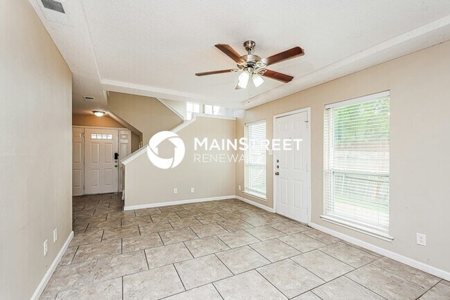 Building Photo - 4 Bedroom Pet-Friendly Home in Mesquite, TX with Main Street Renewal
