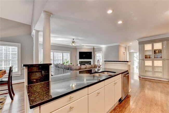 Building Photo - 3871 River Mansion Dr NW