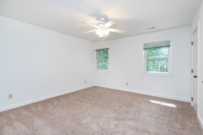 Building Photo - 5541 Kaplan Dr