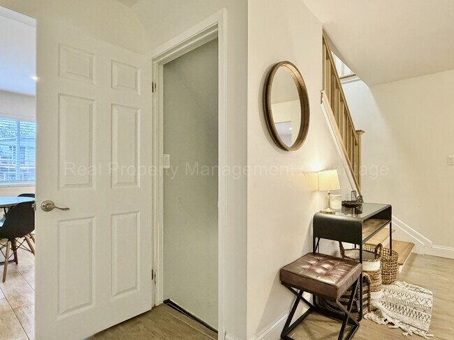 Building Photo - Spacious 4-Bedroom Colonial Minutes from Birmingham