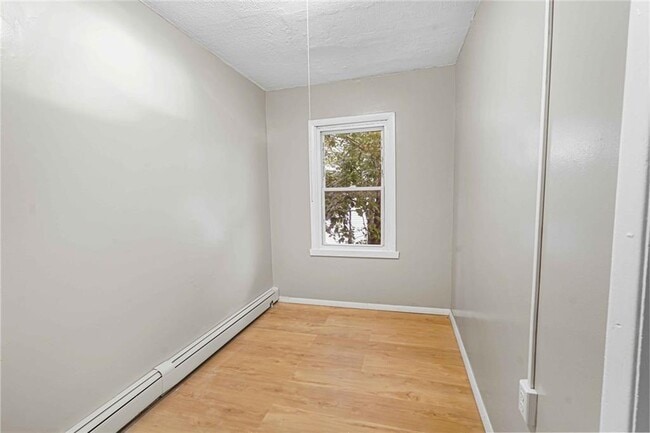 Building Photo - 126 Sumner Ave