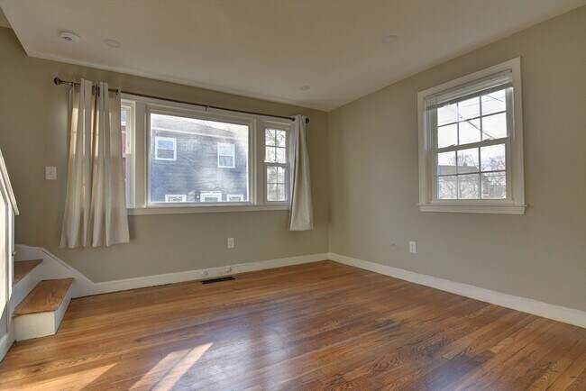Building Photo - 30 Trull St