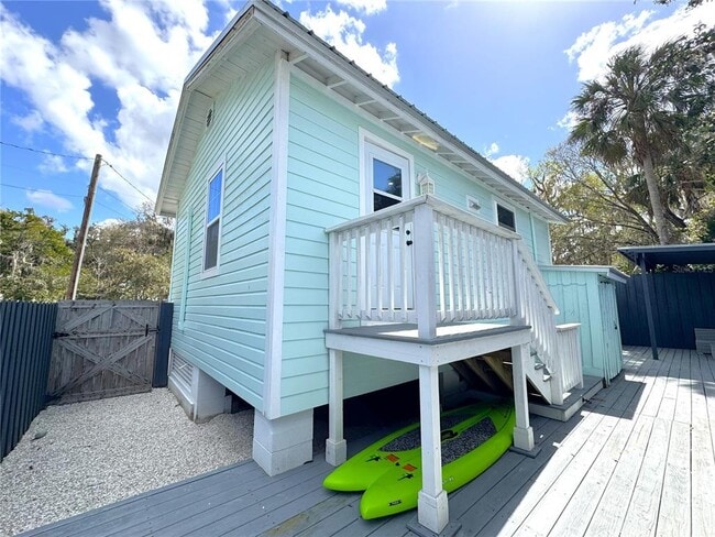 Building Photo - 222 NE 1st Ave