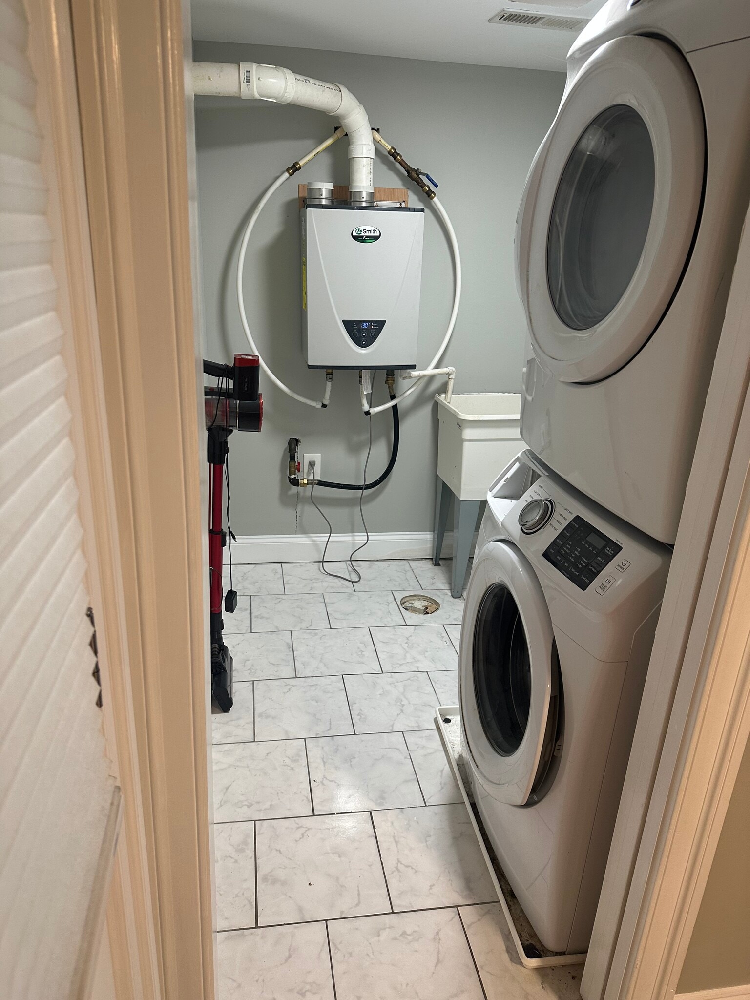 Washer/Dryer/tankless water heater - 921 Farragut St NW