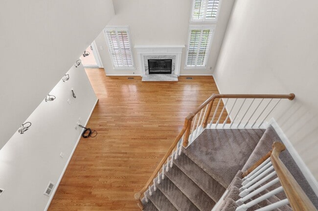 Building Photo - 3 Bed 2 Full Bath/2 Half Bath - Rockville Townhouse - Move In Ready