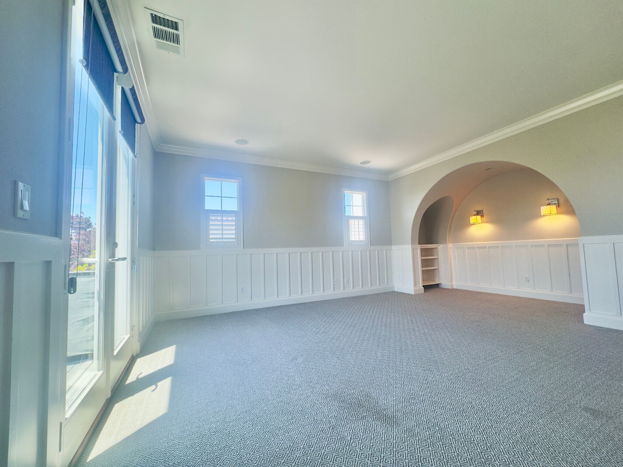 Building Photo - 1049 S Wedgewood Rd