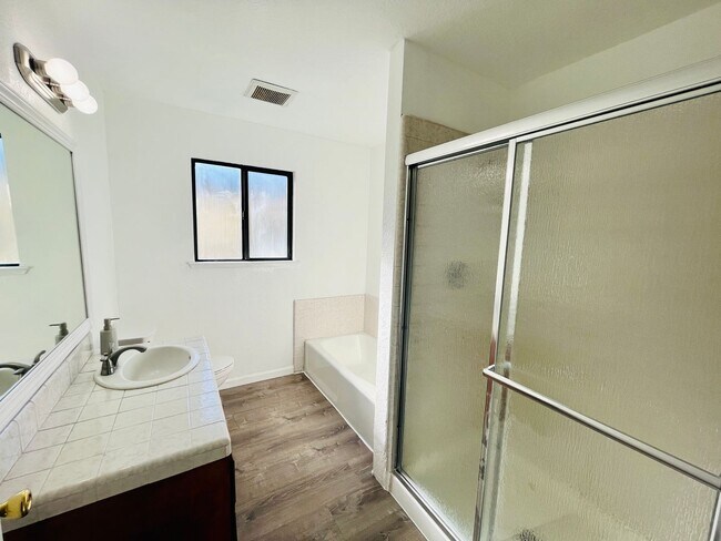 Building Photo - 230 Prospect St