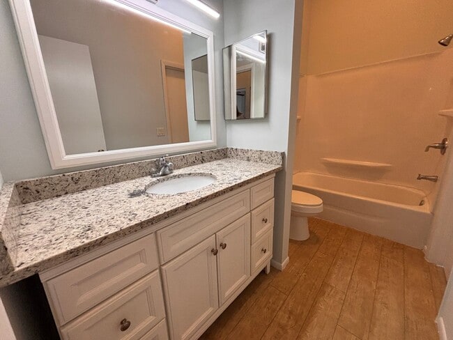 Building Photo - Waterfront Green Cove Springs 2BR with In-Unit Laundry, Central AC, and Pool!