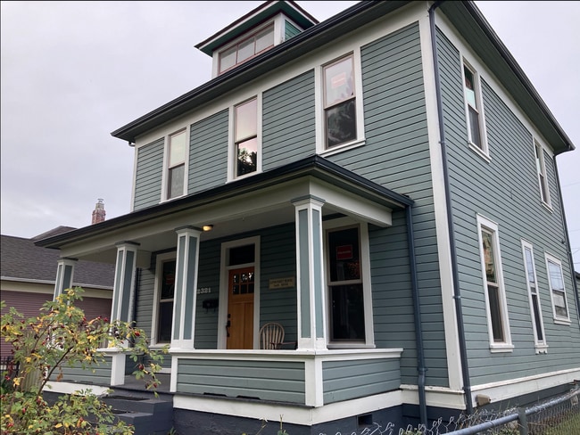 Building Photo - 2321 Kulshan St