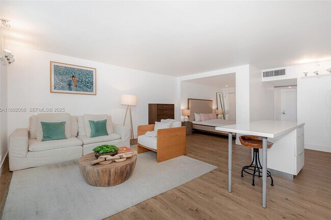 Building Photo - 2301 Collins Ave