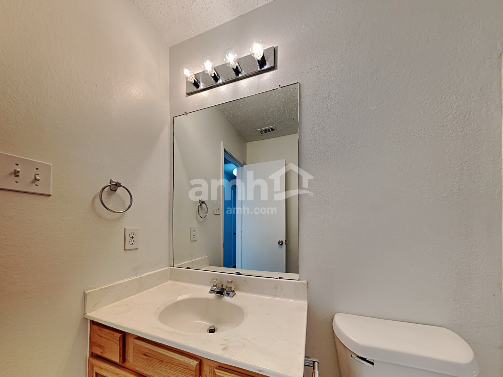 Building Photo - 816 Meadowlark Dr