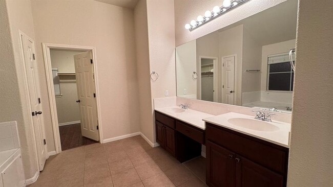 Building Photo - 13000 Appaloosa Chase Dr