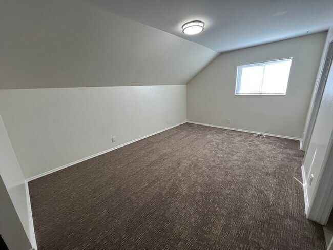 Building Photo - Remodeled West Jordan 4 Bedroom 4 Bath!