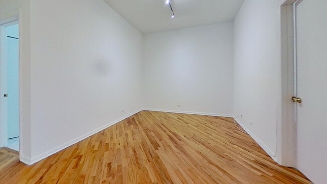 Building Photo - 4154-56 Lincoln