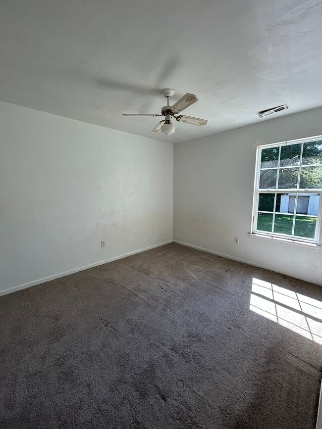 Building Photo - 2 Bedroom House for Rent in Virginia Beach