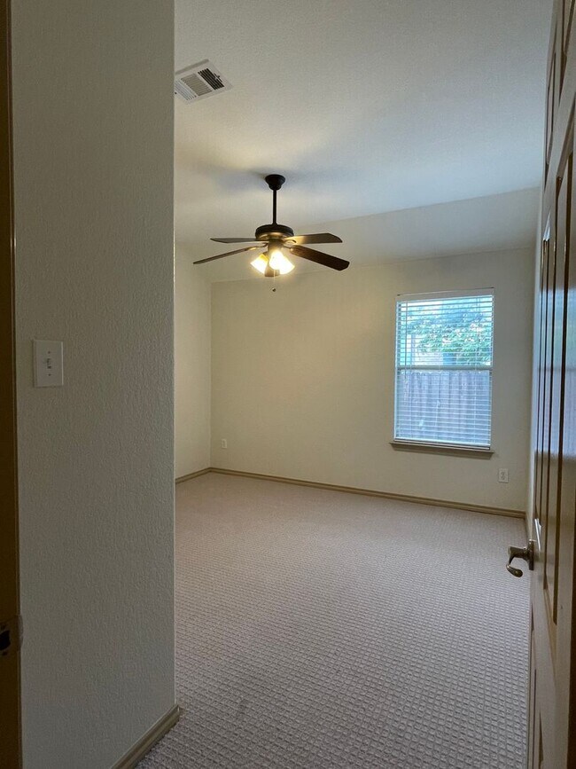 Building Photo - Beautiful Tehama Ridge Home in Cul-de-sac ...