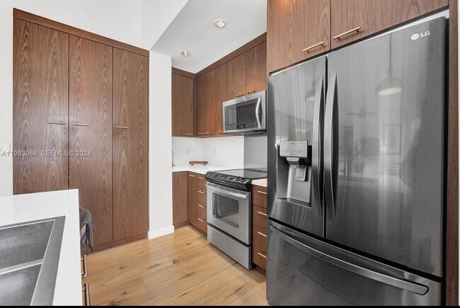 Building Photo - 1150 NE 91st St