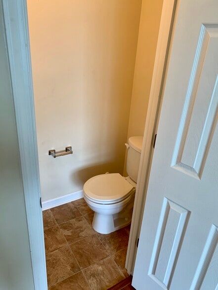 Building Photo - 36 Defy Ln