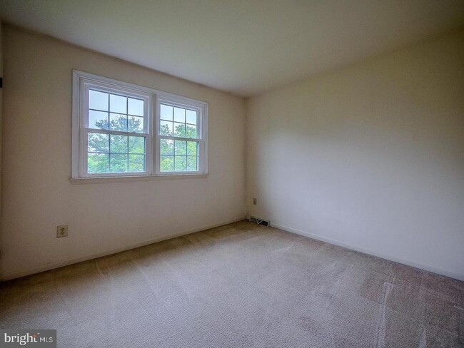 Building Photo - 1001 Winfield Ct