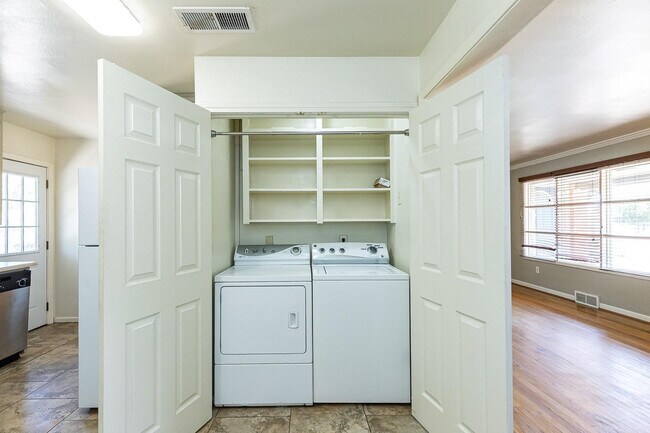 Building Photo - 3104 49th St