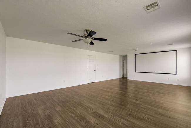 Building Photo - 834 Sweet Flower Dr