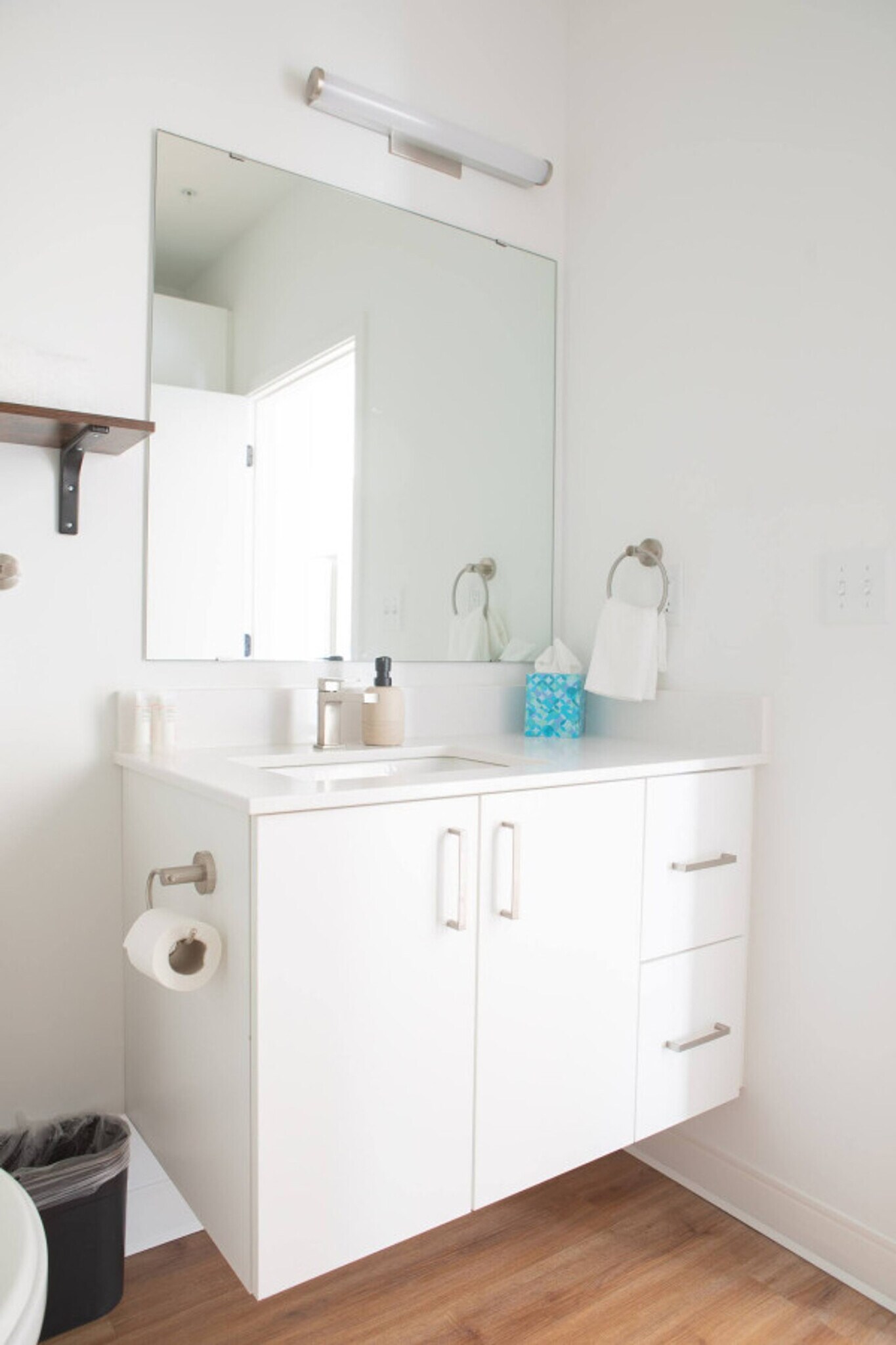 Building Photo - 1237 N Van Buren St